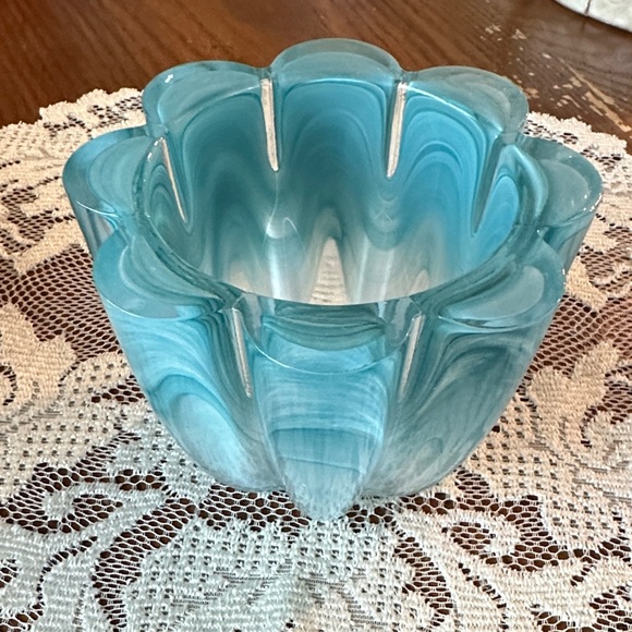 Teal Swirl Glass Vase - Picture 1 of 4
